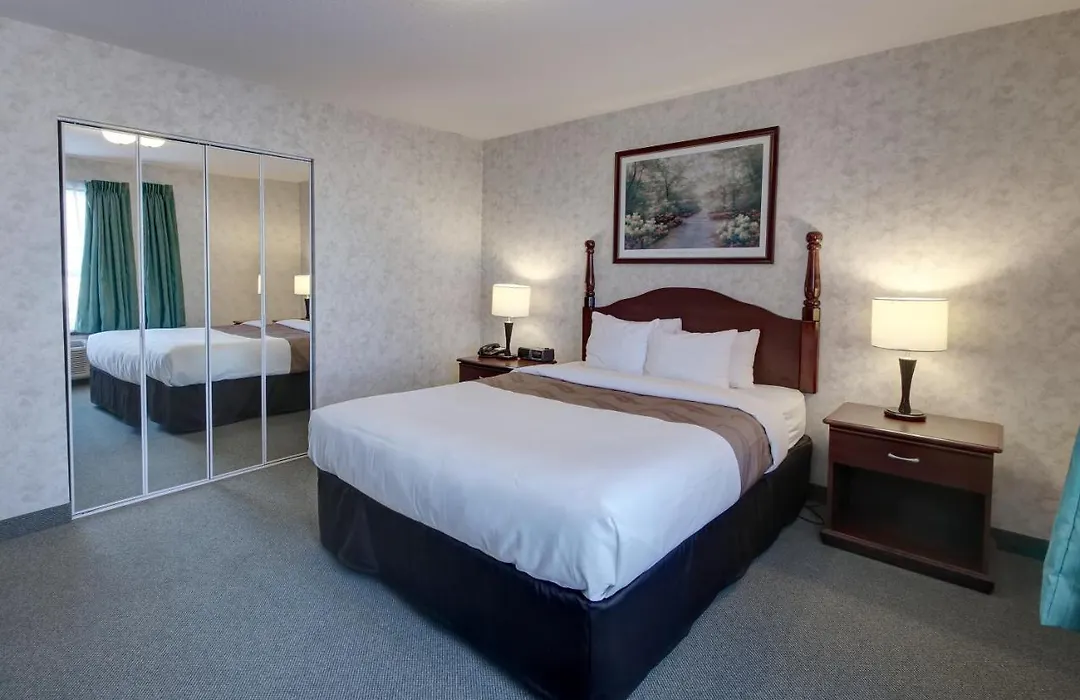 Ramada By Wyndham Nisku Edmonton Airport-1